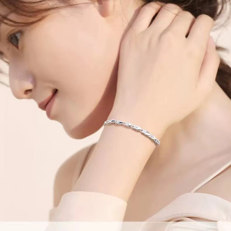Clover Female Stylish Adjustable Beautiful Design Bracelets