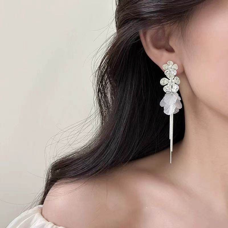 Women's Seaside Vacation Style Shell Flower Tassel Long High-grade Ear Earrings