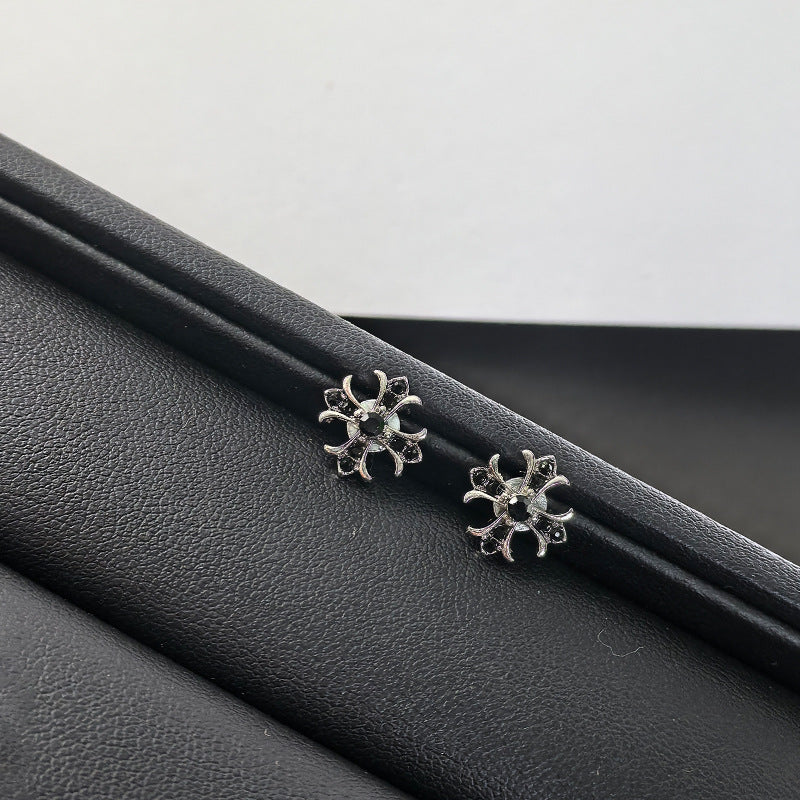Women's & Men's Cross Flower-de-luce Light Luxury Fashion Simple Stud Earrings