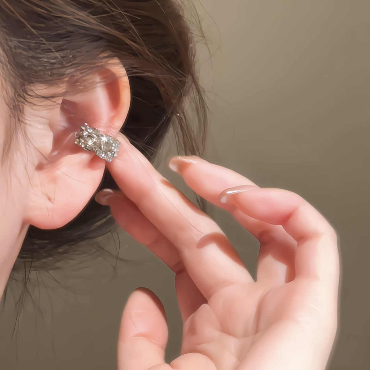 Delicate Super Shining Female Niche Design Ear Clip