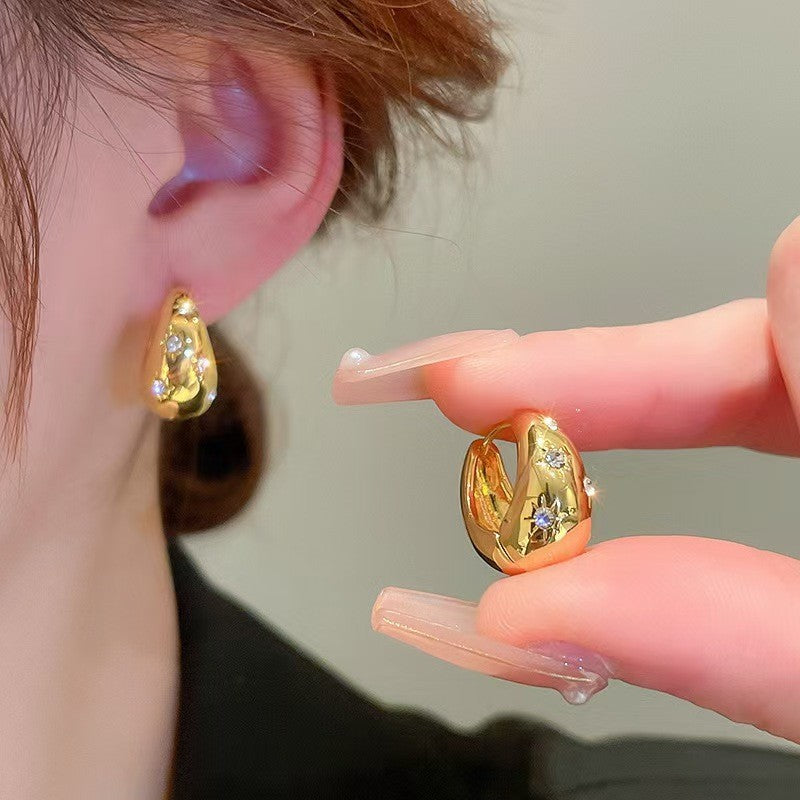 Women's Elegant Glossy Metal U-shaped Geometric Ellipse Ear Buckle