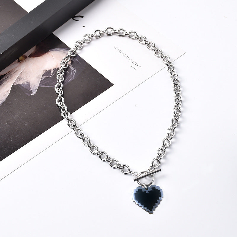 Accessoires pendentif coeur en métal exagéré colliers de mode féminine