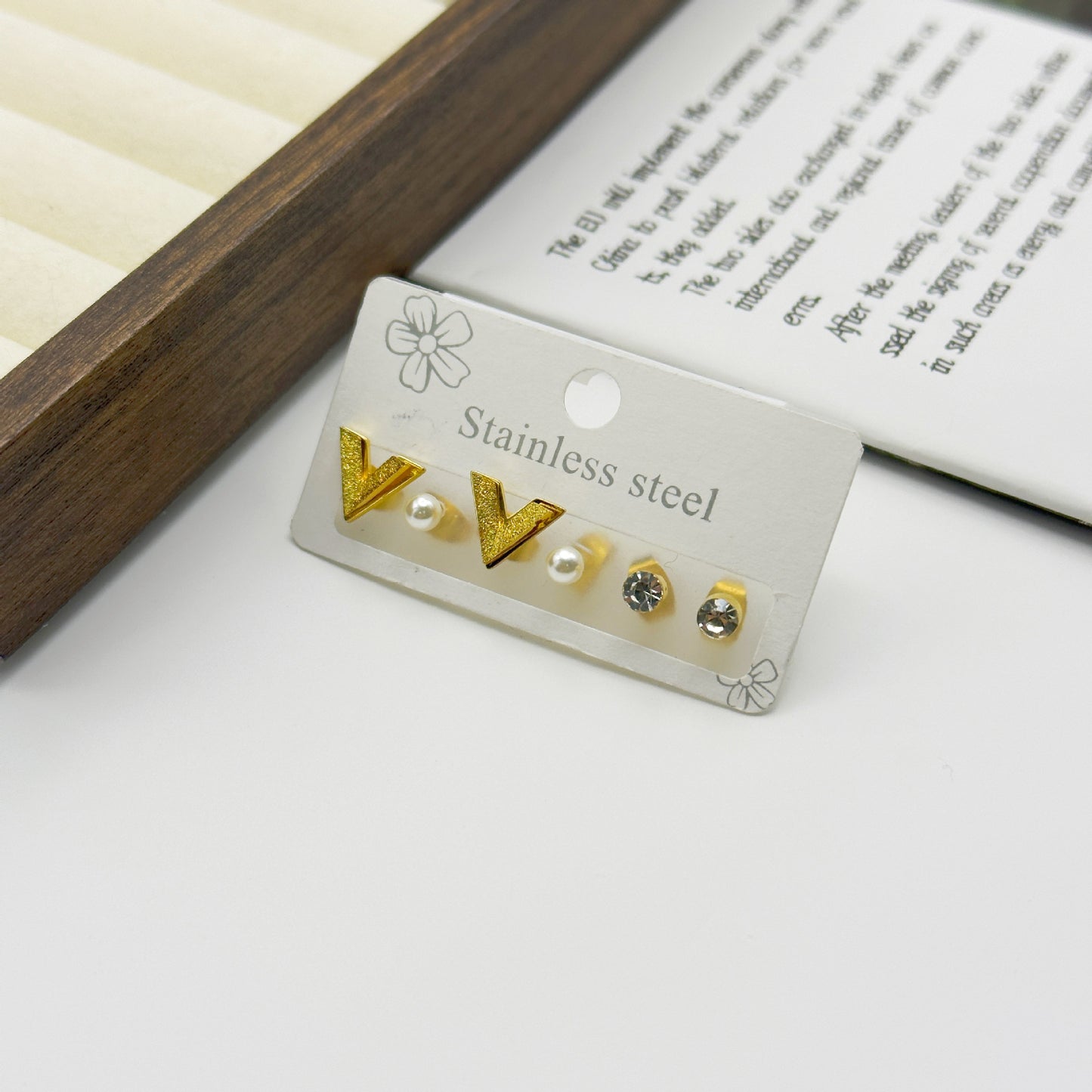 Women's Fashionable Golden Brushed Simple Affordable Luxury Earrings