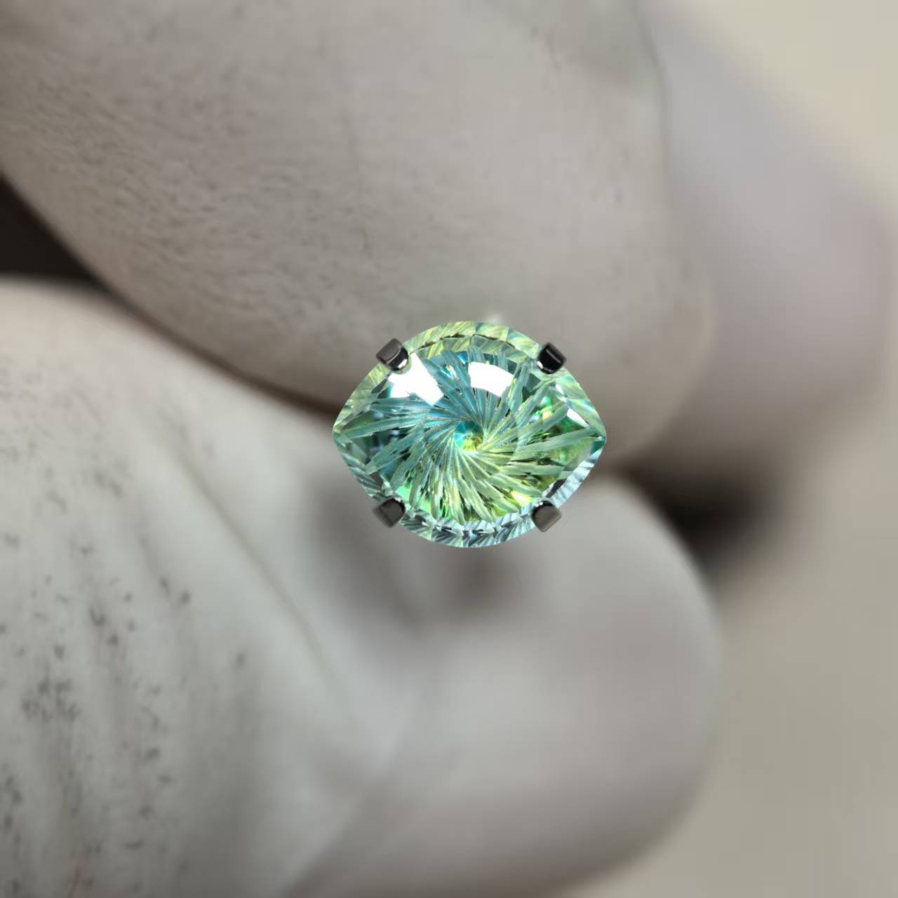 Titanium Alloy Ear Devil's Eye Flashing Zircon Bone High-grade Rings