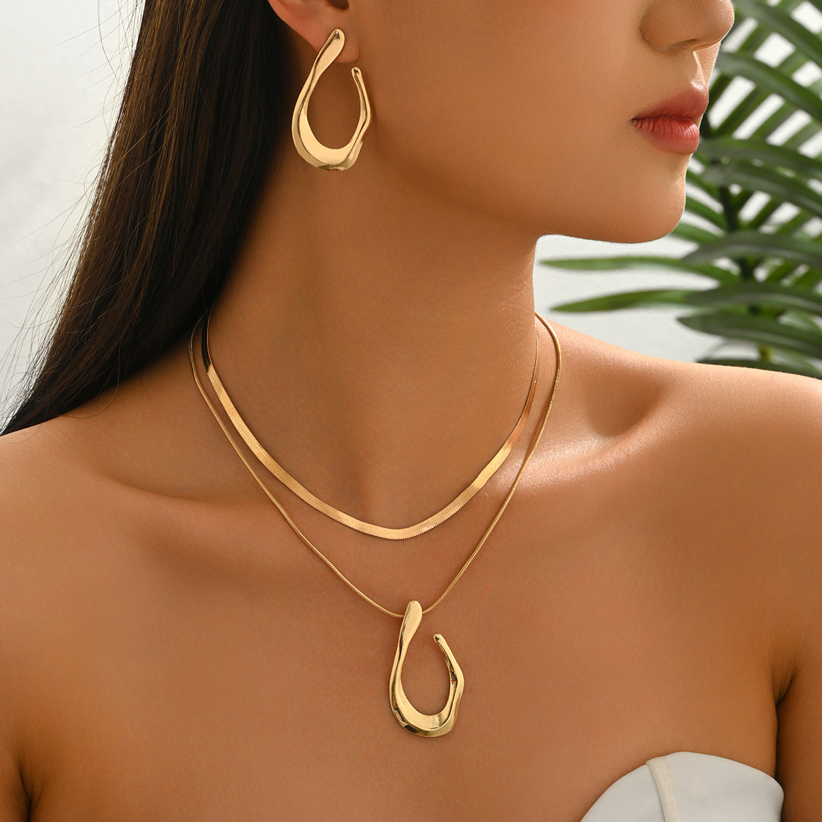 Women's Geometric Glossy U-shaped Design Versatile High-grade Jewelry Set