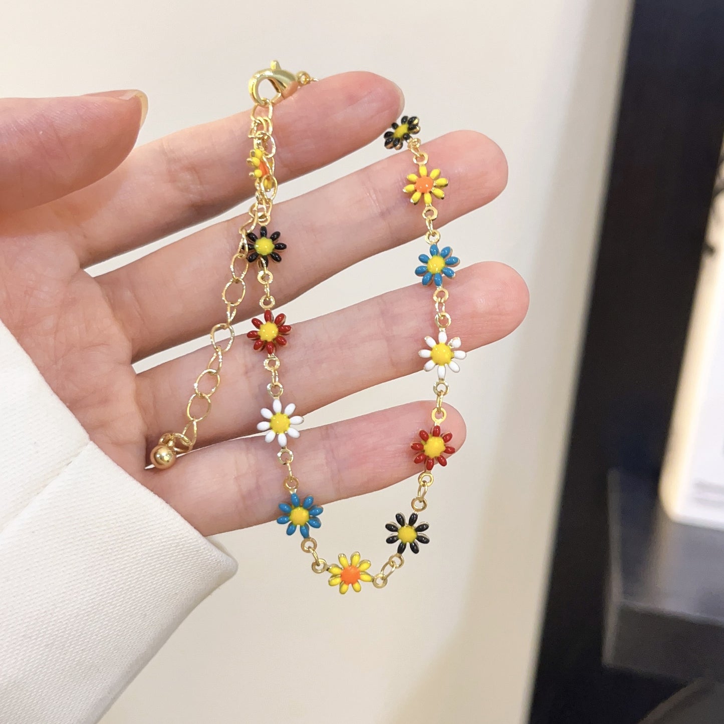 Women's Niche Fresh Daisy Flower Style Color Bracelets