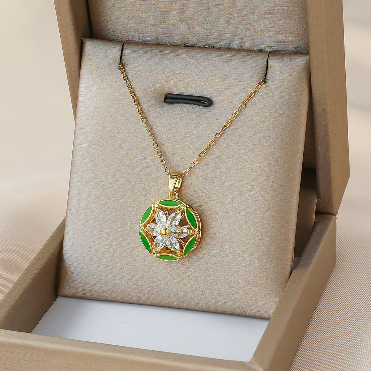 Snowflake Zircon Flower Niche Design Elegant Outfit Necklace