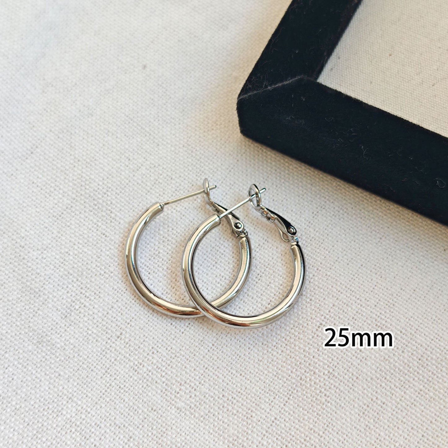 Classic Simple Large Light Luxury Personality Fashion Earrings