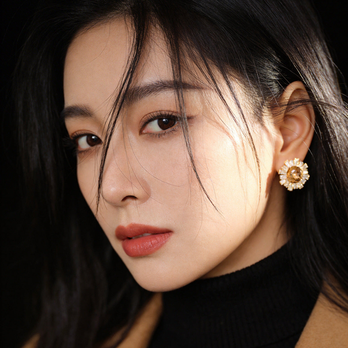 Plating Light Luxury Fashion Full Zirconium Sunflower Super Shiny Refined Earrings