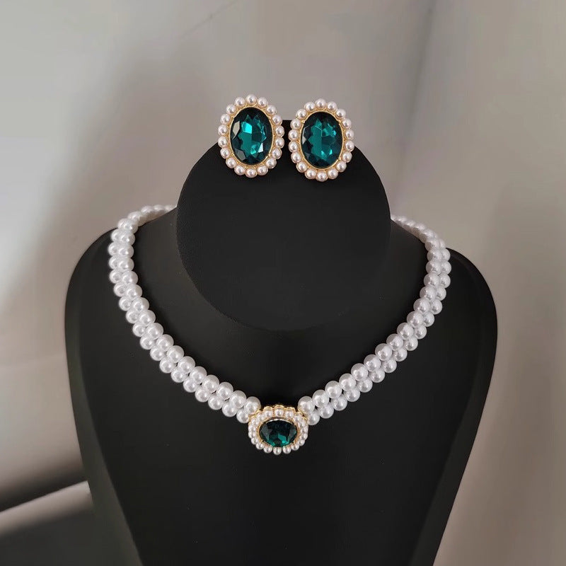 Women's Emerald Suit Style Clavicle Chain Necklaces