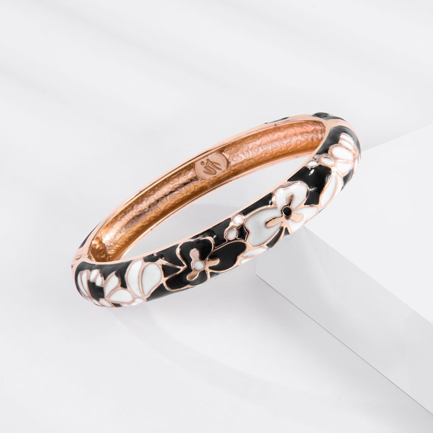 Daily Darcy National Style Creative Black Clover Fashion Bracelet