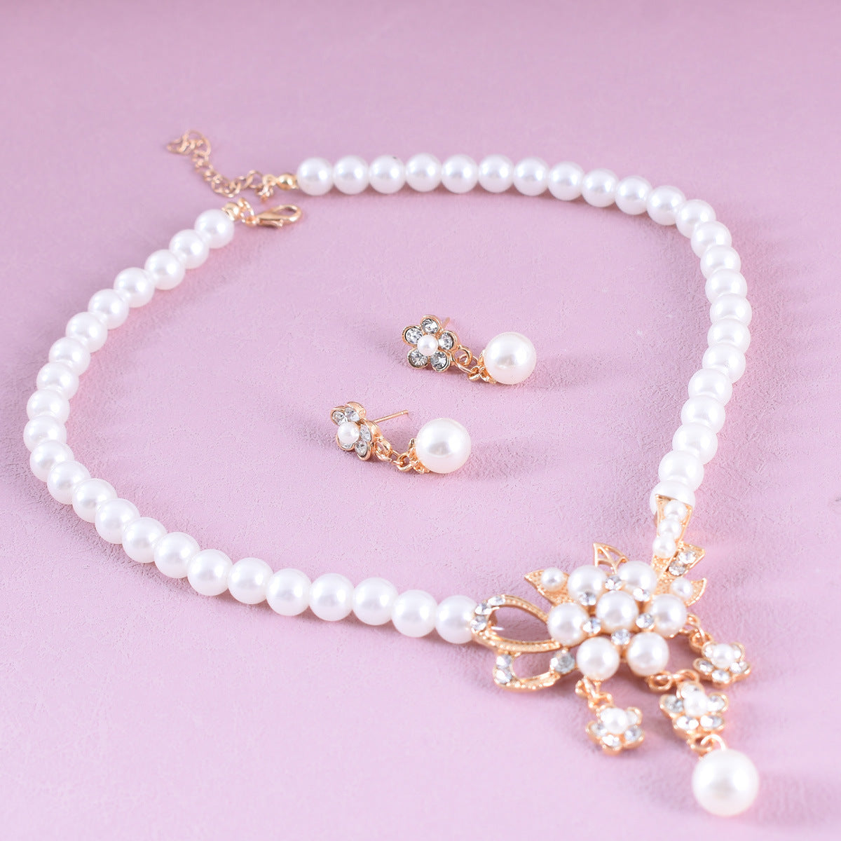 Classic Fashion Pearl Flower Suite Female Jewelry Set