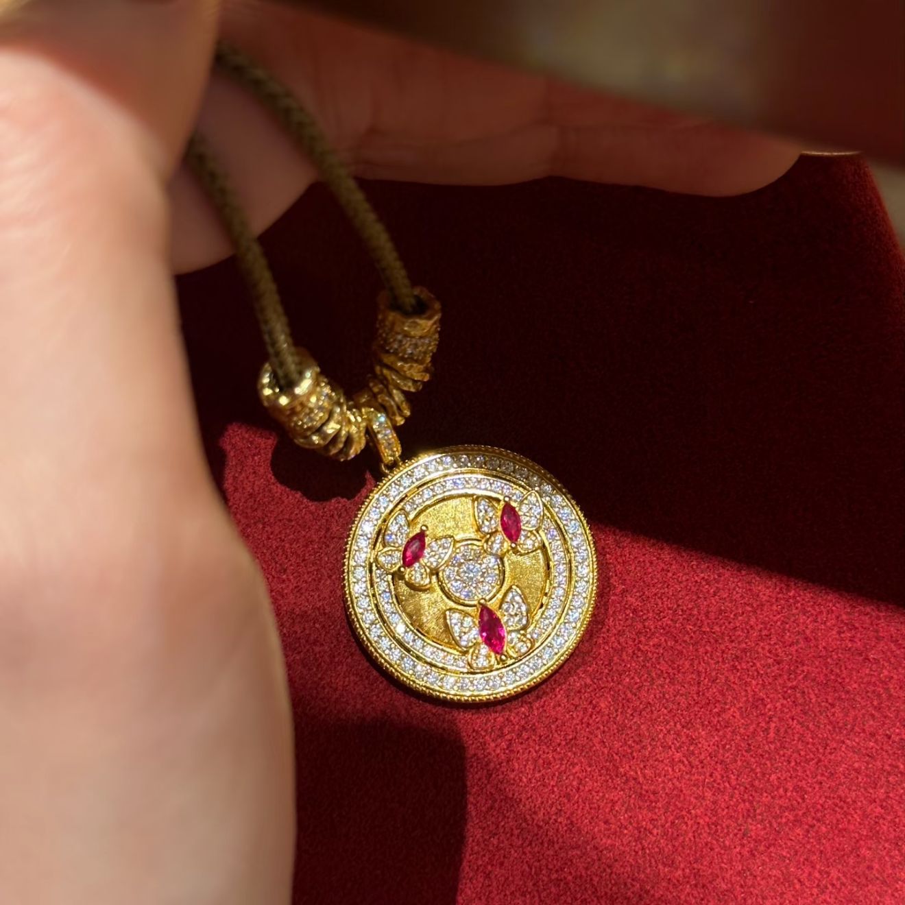 Pairing Gold-plated Rotating Compass Red Corundum Watch Strap Chain Jewelry Set