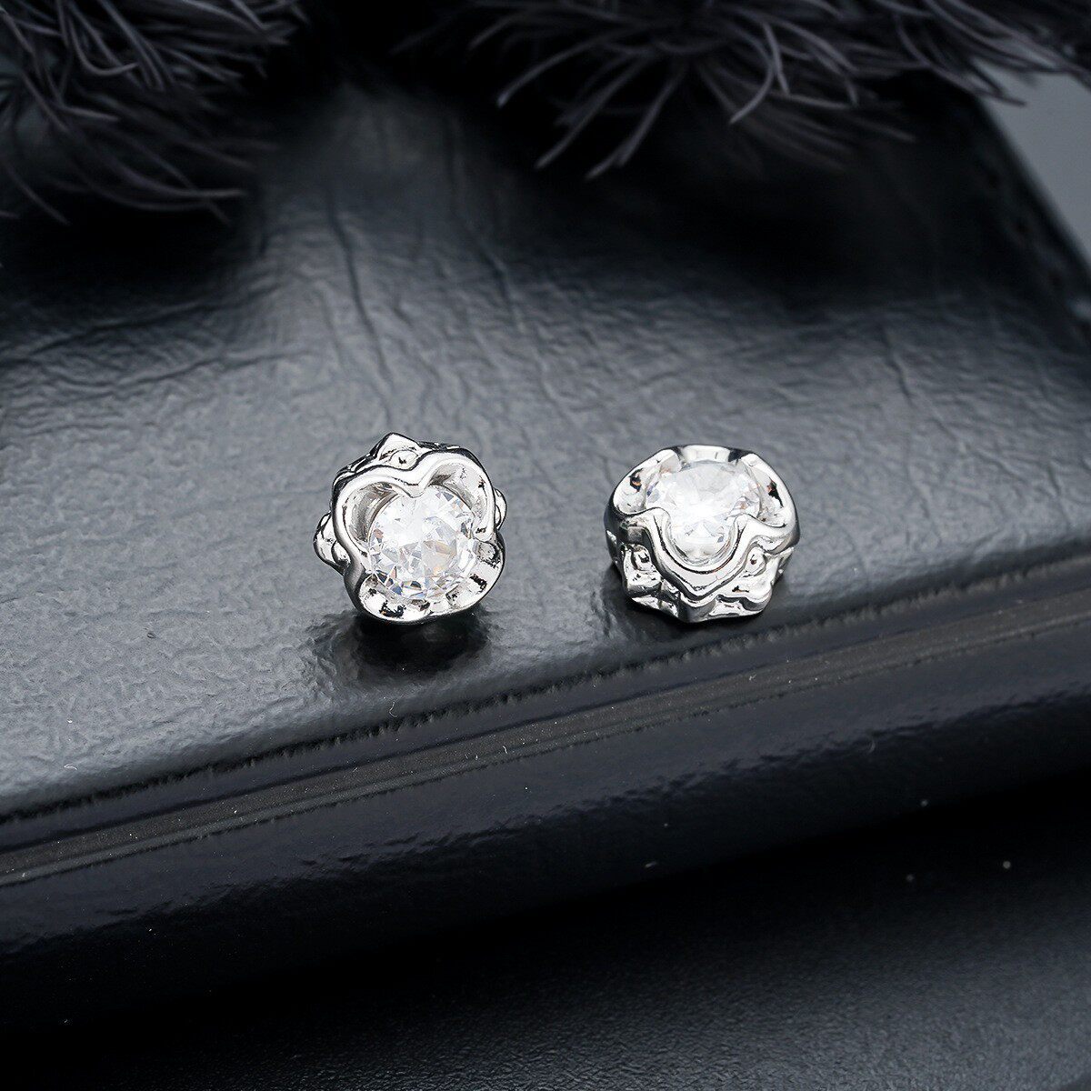 Men's Earless Light Luxury Fashion Female Niche Ear Clip