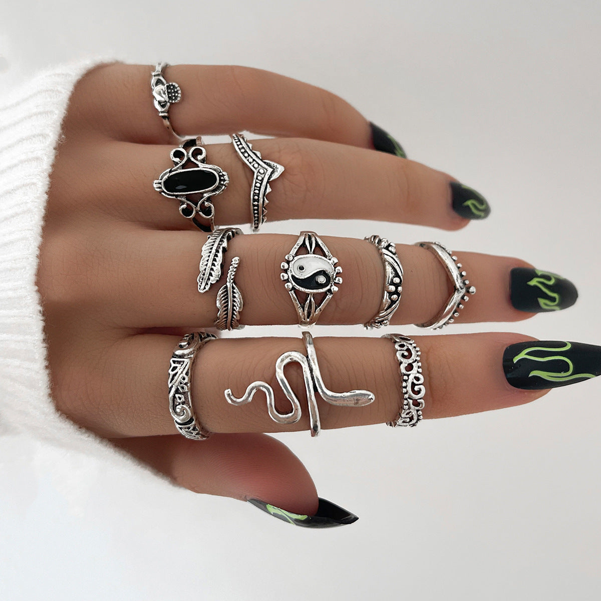 Clearance Vintage Creative Heart Hollow Butterfly Rings