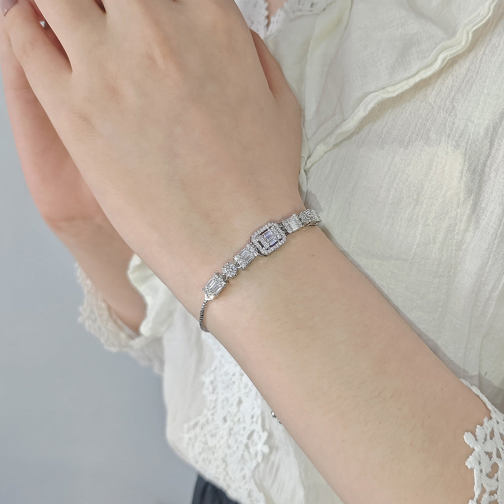 Bracelets féminins à chaîne de niche au design minimaliste à la mode