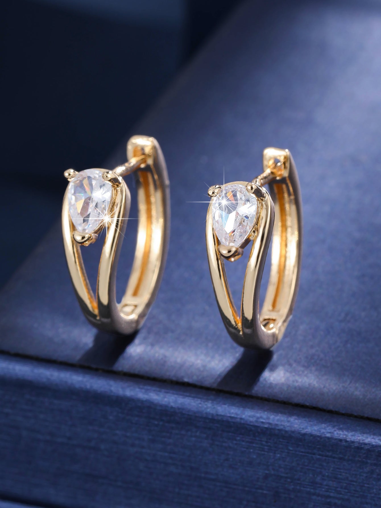 Women's Water Drop Double Twist Ear Clip Commuter Date Daily Match Earrings