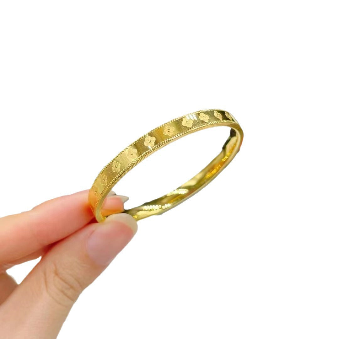 Women's Classic Four-leaf Clover Brass Gold-plated Closed Bracelet