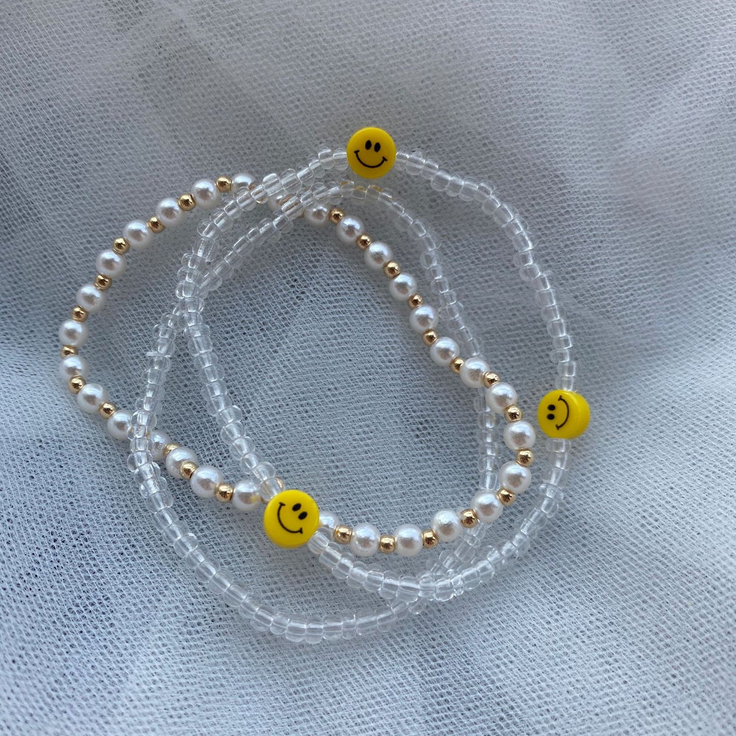 Bracelets combinés élastiques en trois pièces avec visage souriant et amour