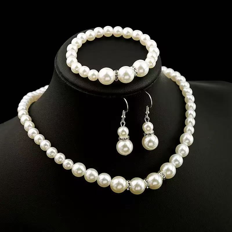 Bride Beautiful Wedding To Give Mom Shell Earrings