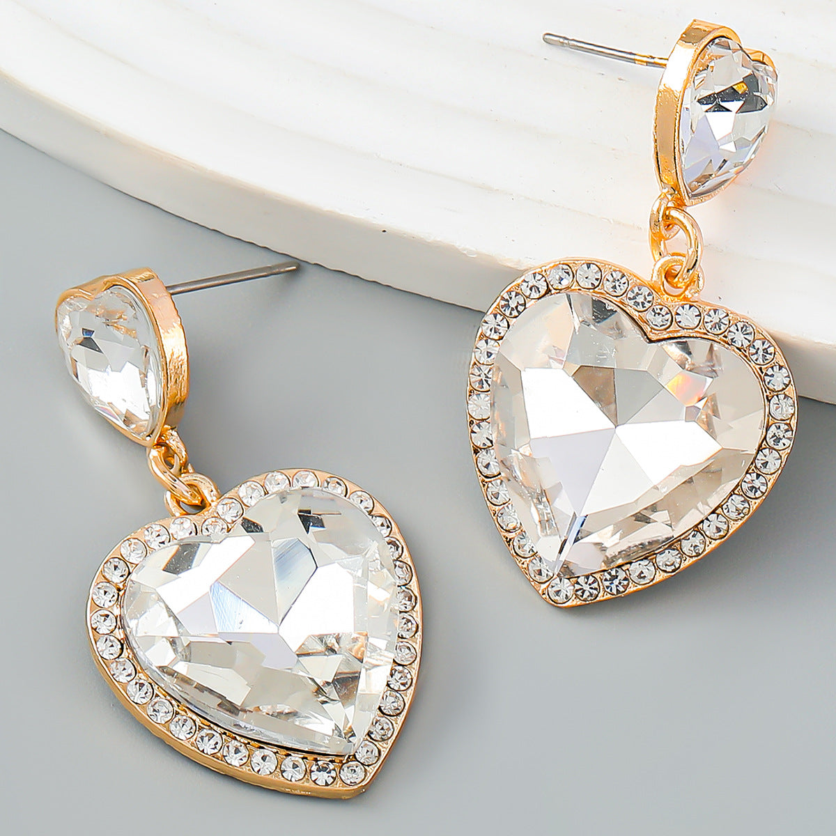 Stylish Colored Diamond Alloy Love Heart-shaped Earrings