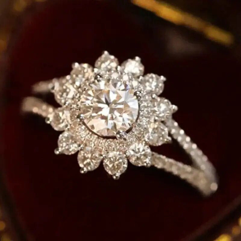 Light Luxury Female Live Style Classic Rings
