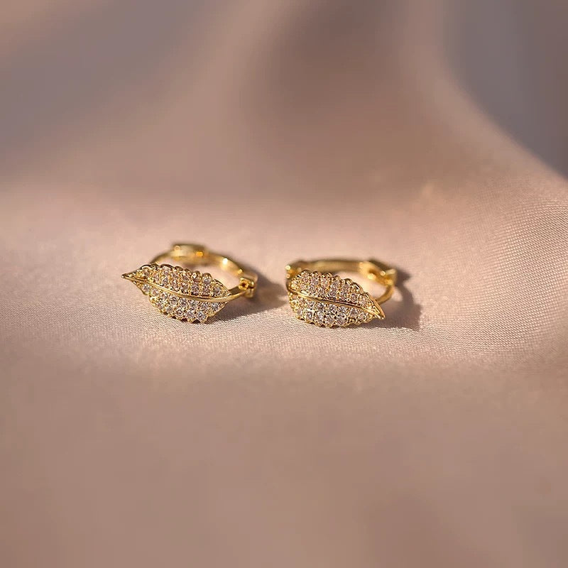 Exquisite Small Zircon Leaves Clip Fashion Commuter Super Rings