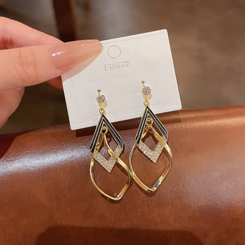 Sier Needle High Profile And Generous Geometric Female Fashion Earrings