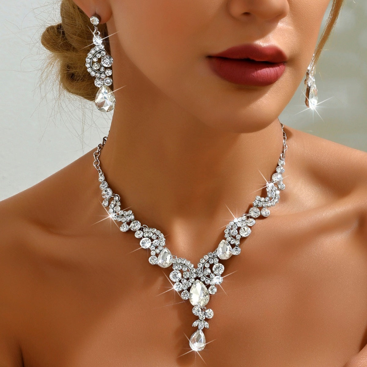 Women's Bridal Wedding Crystal Banquet Dress Party Alloy Ethnic Style Jewelry Set