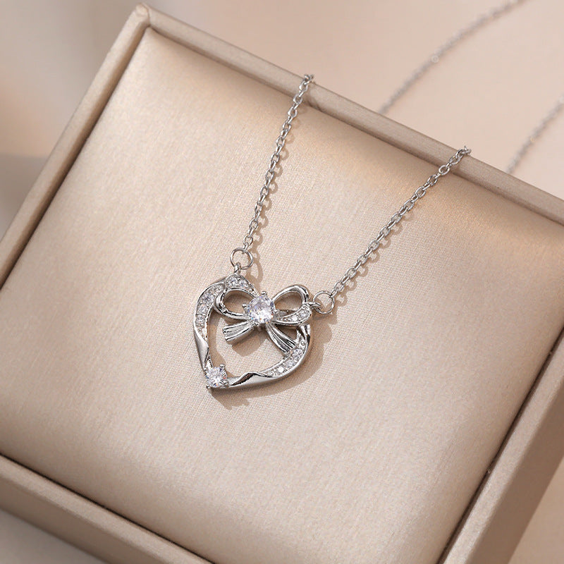 Temperament Hollow Heart Light Luxury Minority Design Fashion Necklaces