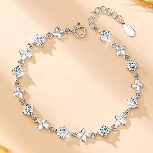 Lucky Four-leaf Clover Female Fashion Mori Style Girlfriends Flower Jewelry Accessories