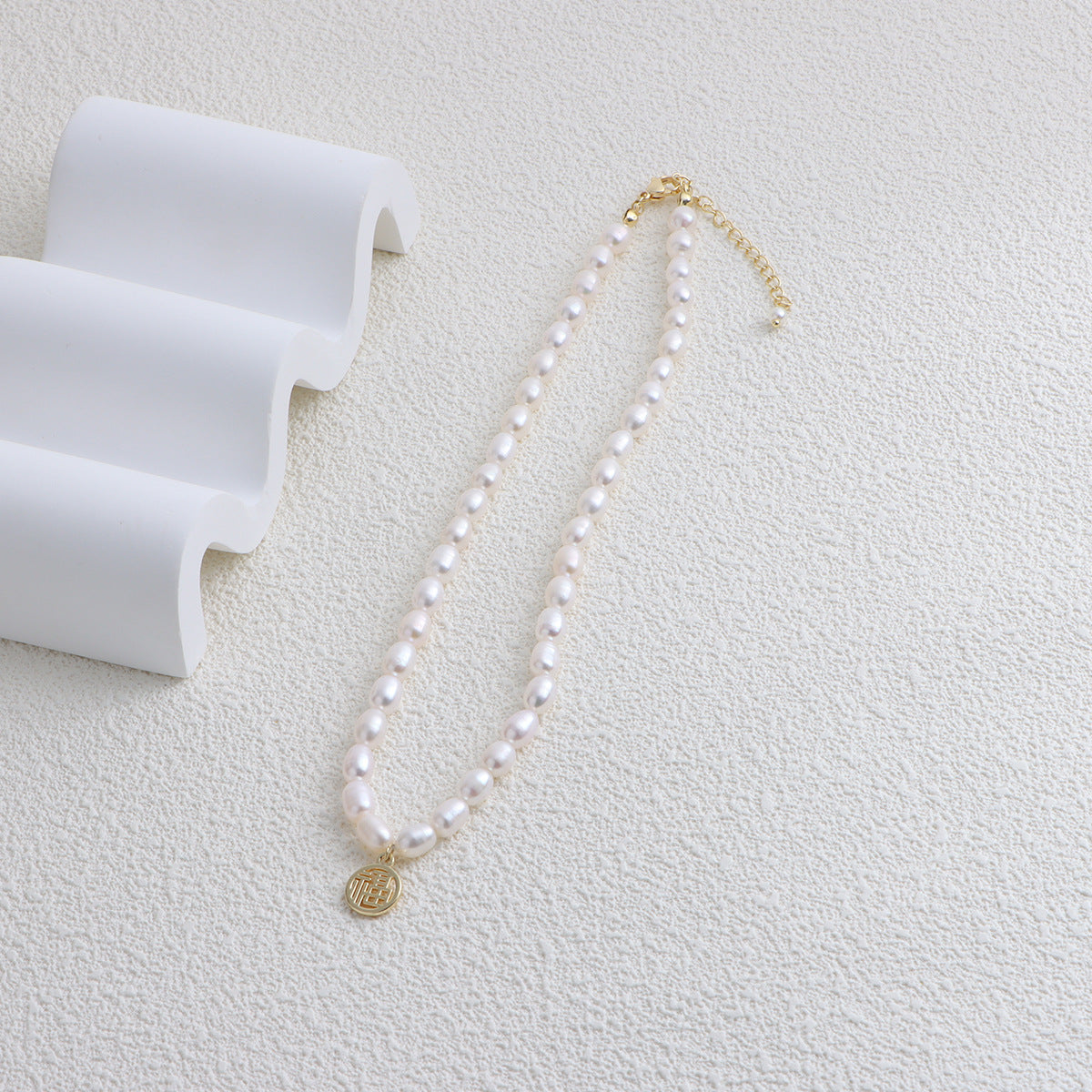 Women's Pearl French Retro Simple Graceful Elegant Necklace