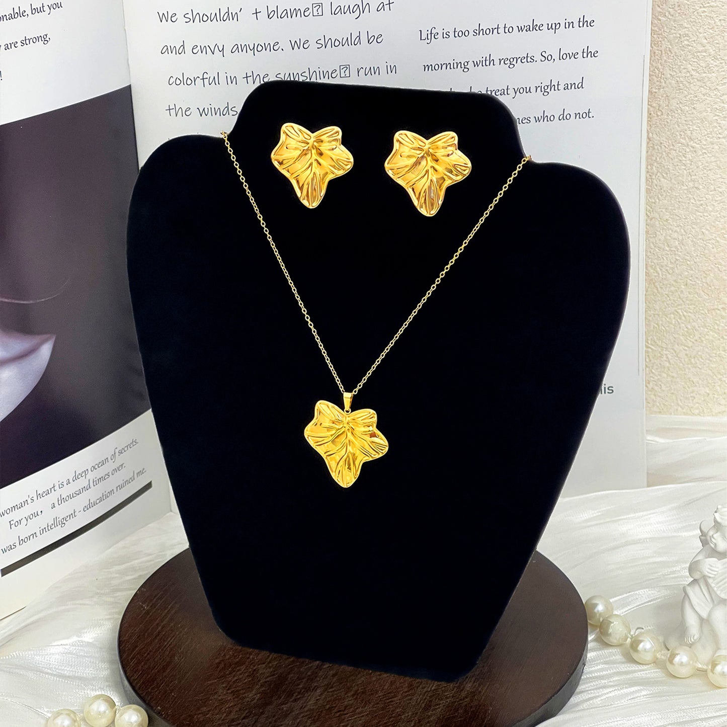 Oil Pressure Suit Retro Gong Yan Ear Stainless Steel Gold Jewelry Set