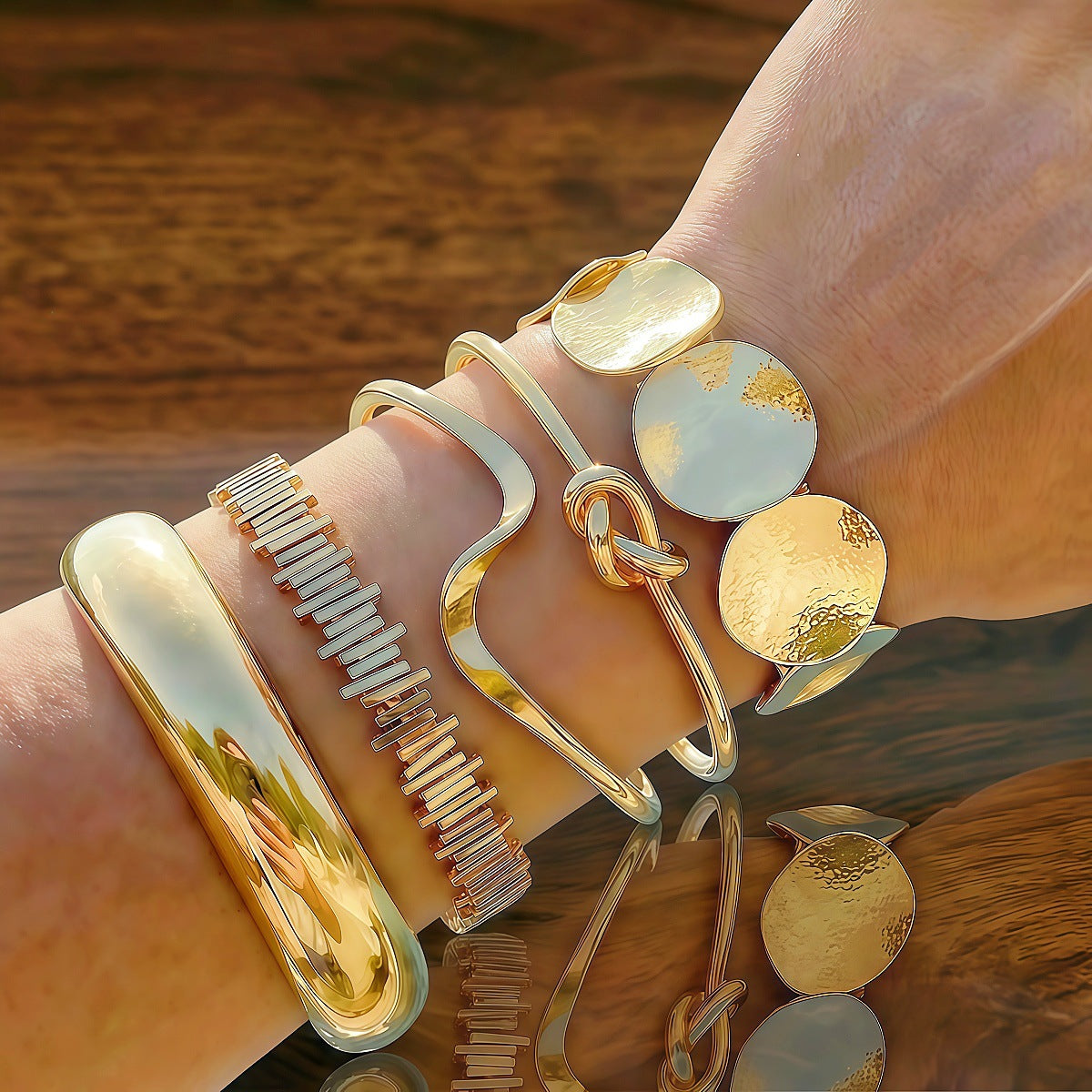 Durable Glossy Iron Alloy Handmade Gold-plated Bracelets