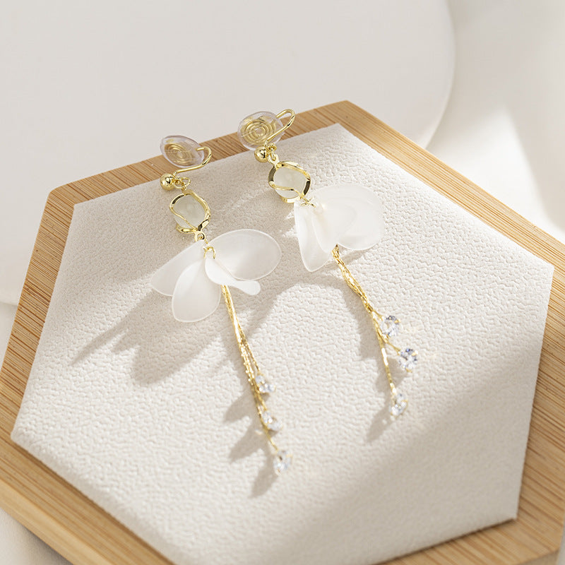 Super Fairy Sweet White Petal Fashion Temperament Long Tassel Mosquito Ear Clip