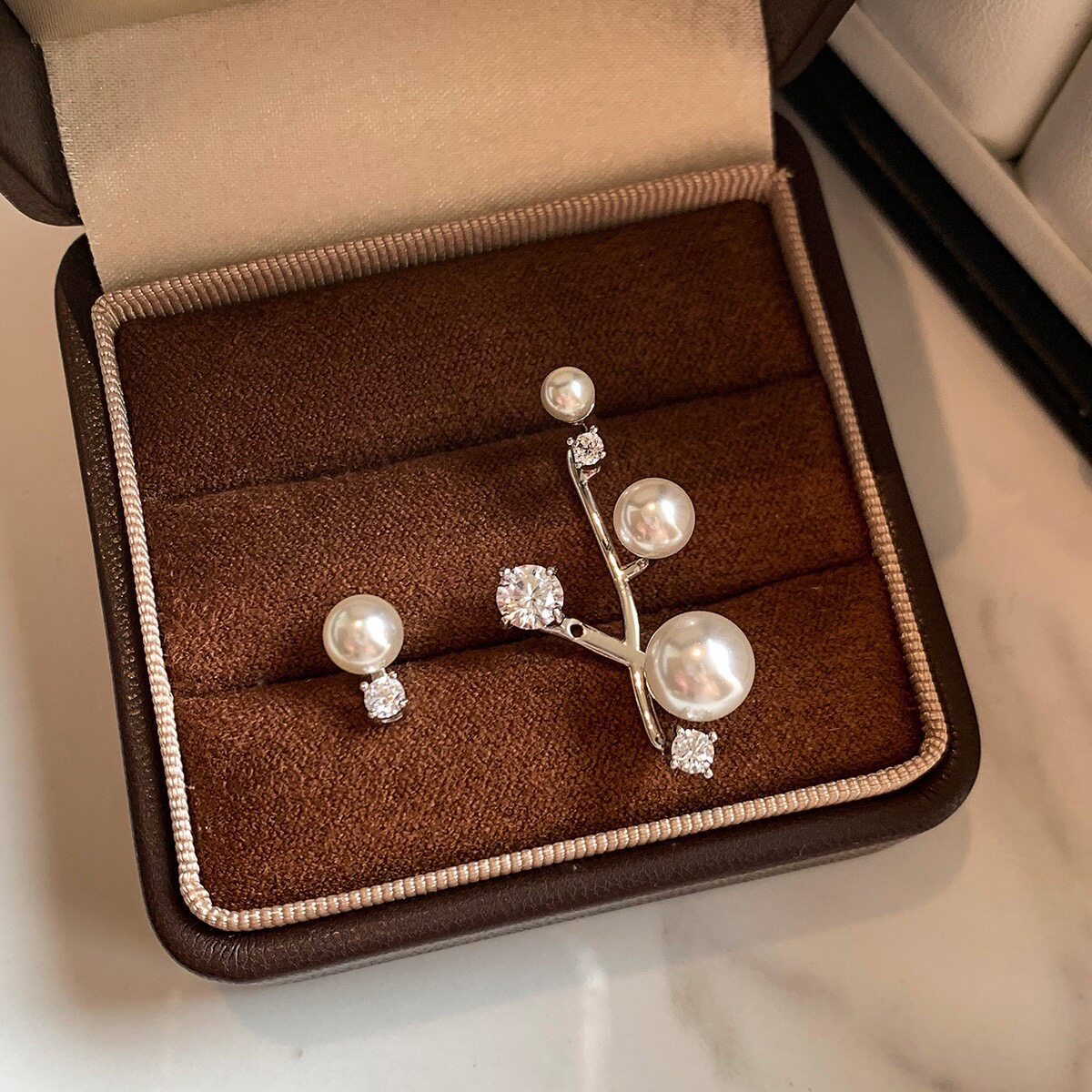Asymmetric Zircon Pearl For Light Super Unique Earrings