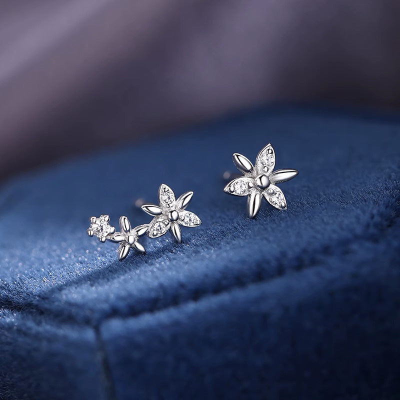 Women's Style Flower Minimalist Fashion High-grade Exquisite Light Earrings