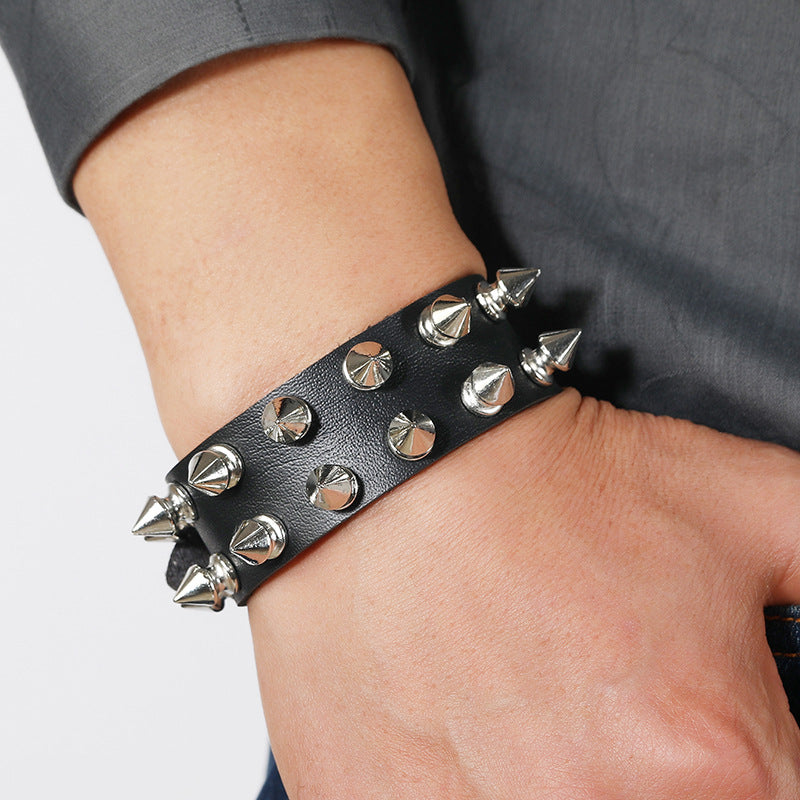 Herren-Punk-Armbänder aus 2 Reihen spitzem Nagelleder