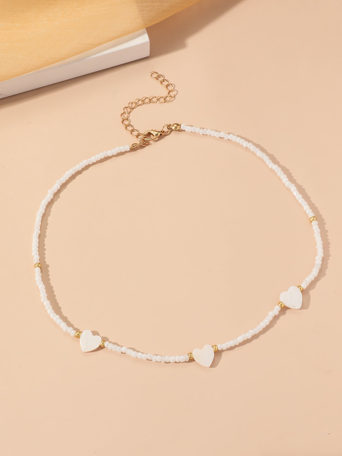 Women's Heart-shaped Beaded White Bead Clavicle Chain Necklaces