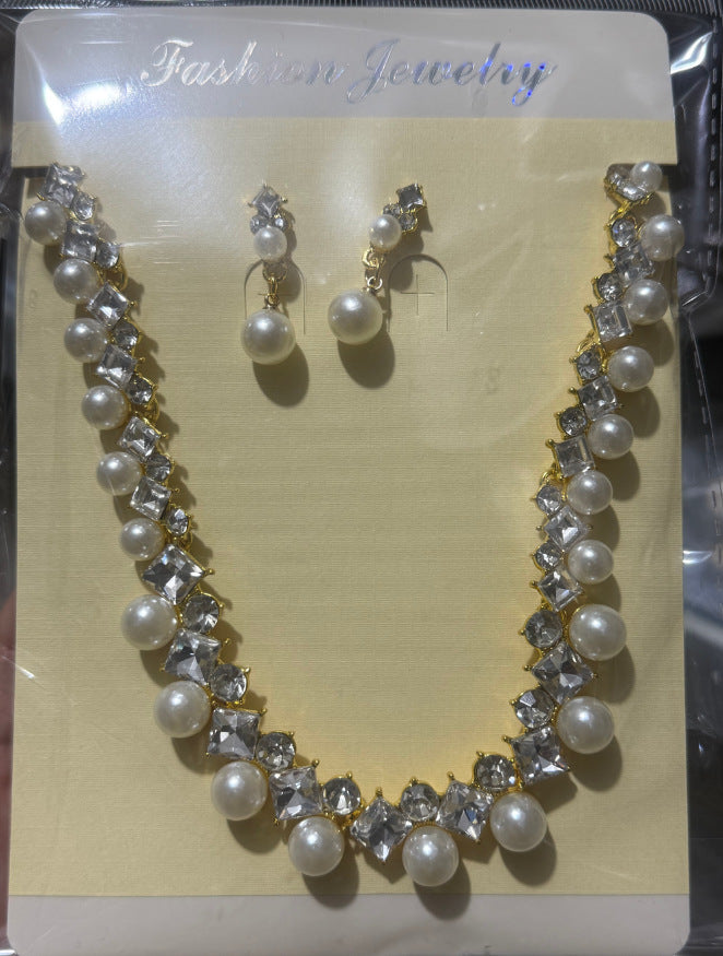 Women's Exaggerated Rhinestone Pearl Baroque Alloy Dinner Party Necklaces