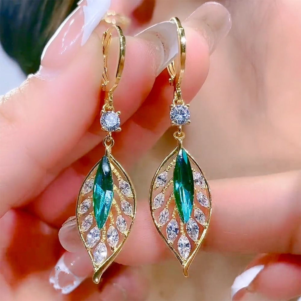 Women's Shining Zircon Green Leaf Elegant Clip Light Luxury Ear Buckle