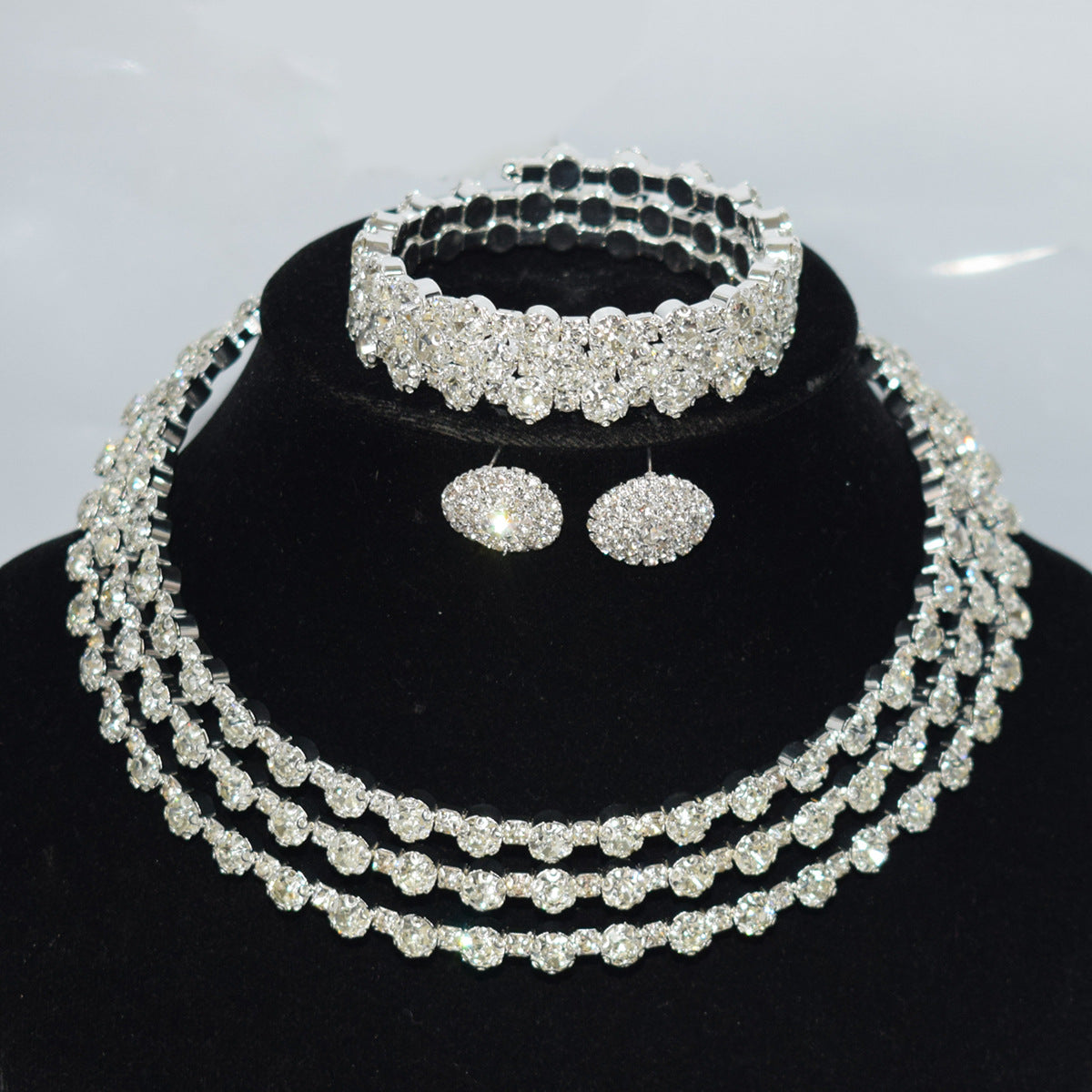 Cool Fashion Rhinestone Collar Bridal Short Bracelets