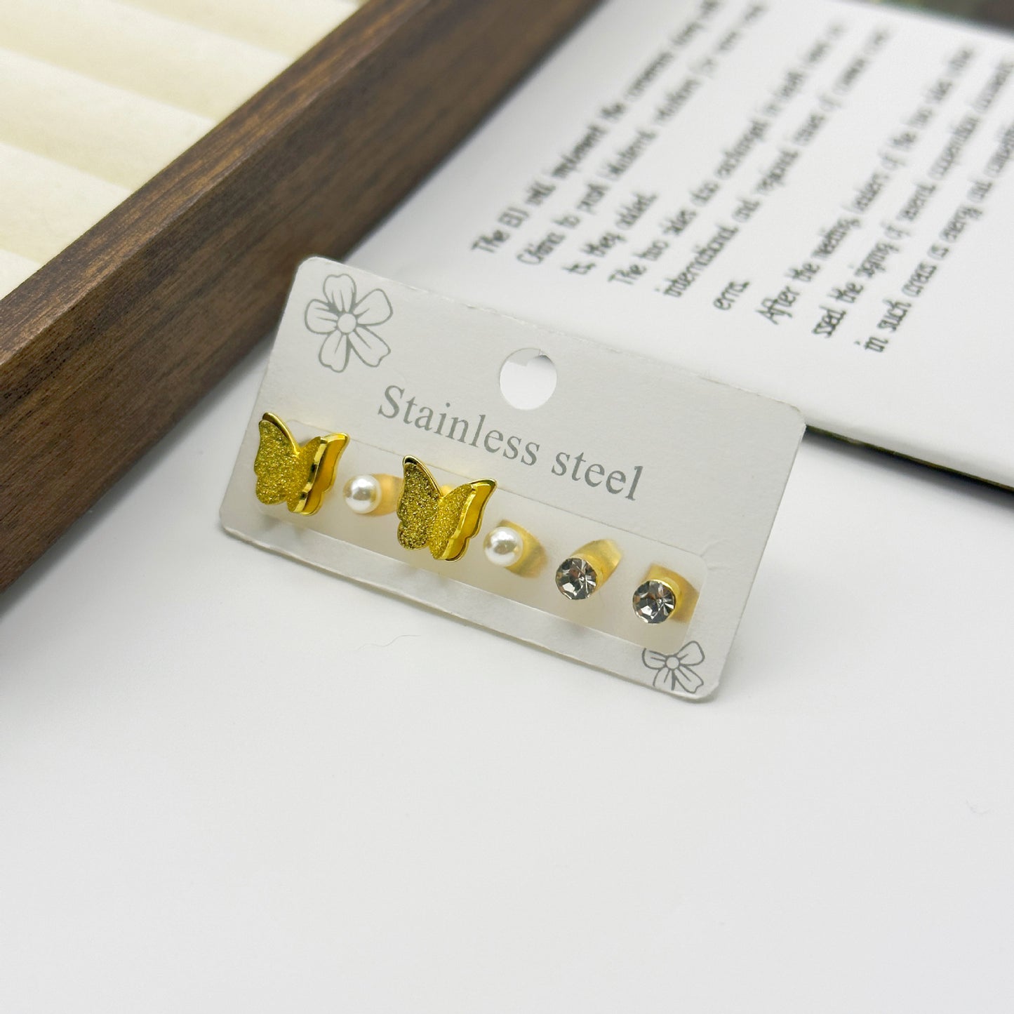 Women's Fashionable Golden Brushed Simple Affordable Luxury Earrings