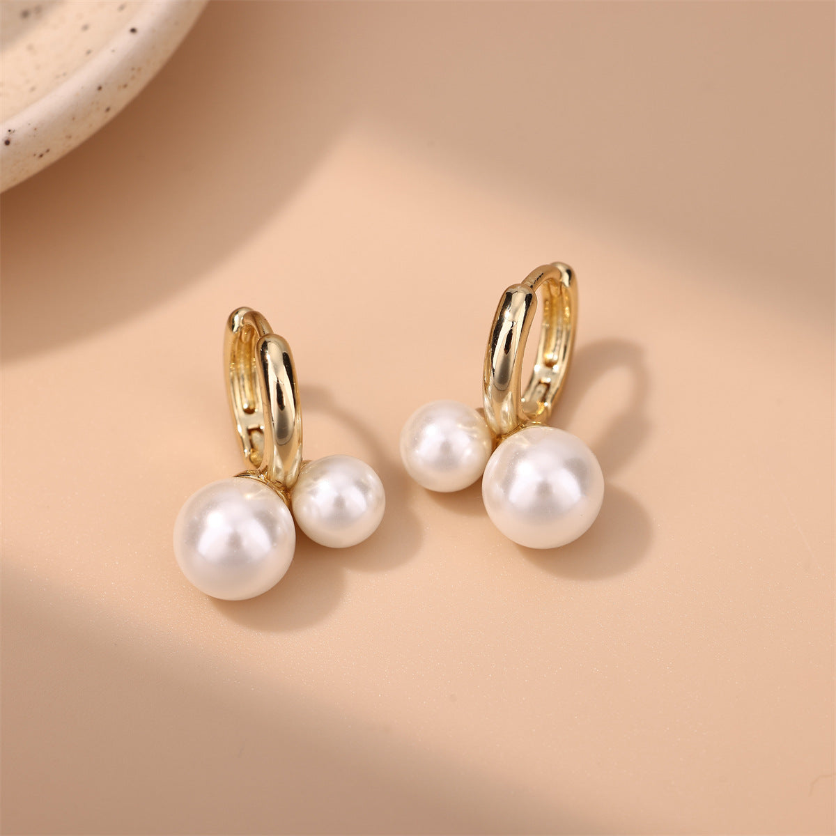 Pearl French Retro Clip Gentle Mocha Rings