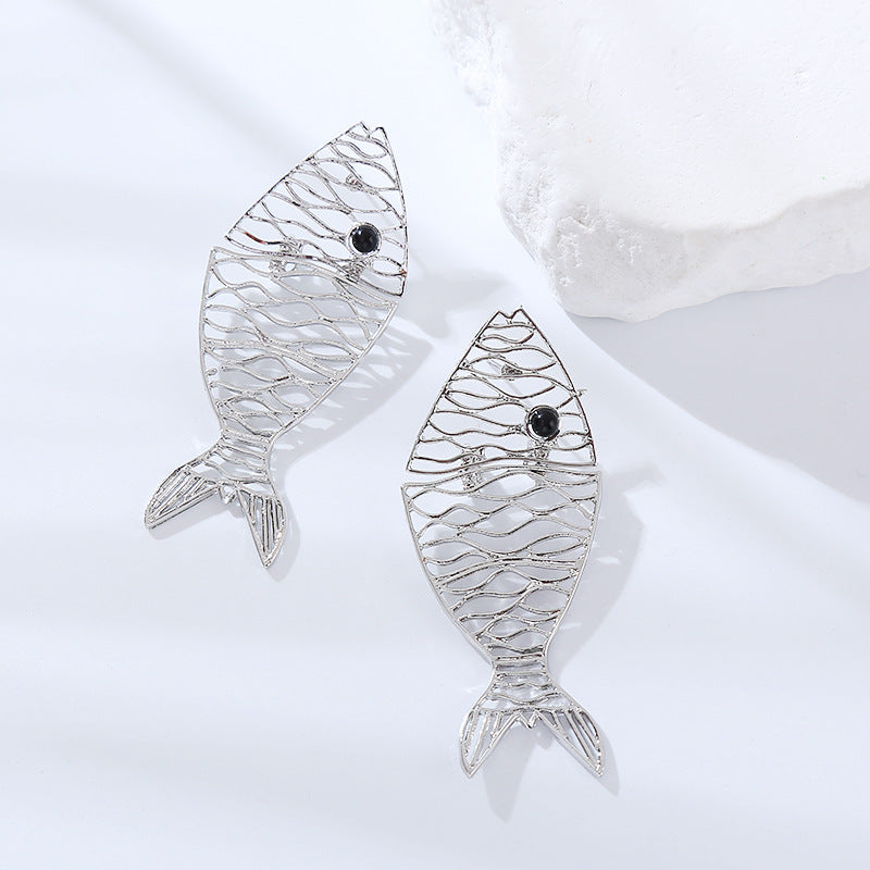 Fish-shaped Heart Simple Hollow Alloy Temperament Earrings