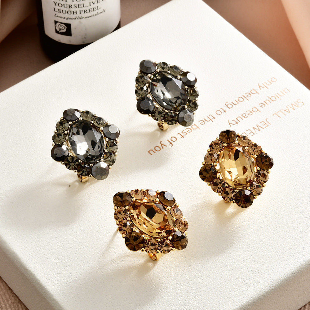 Coffee Color Full Diamond Light Luxury Ear Clip