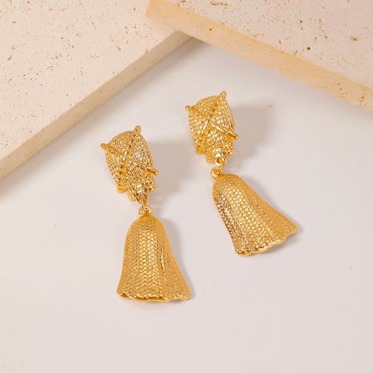 Flowers Stainless Steel Light Luxury High-grade Eardrops Gold Earrings