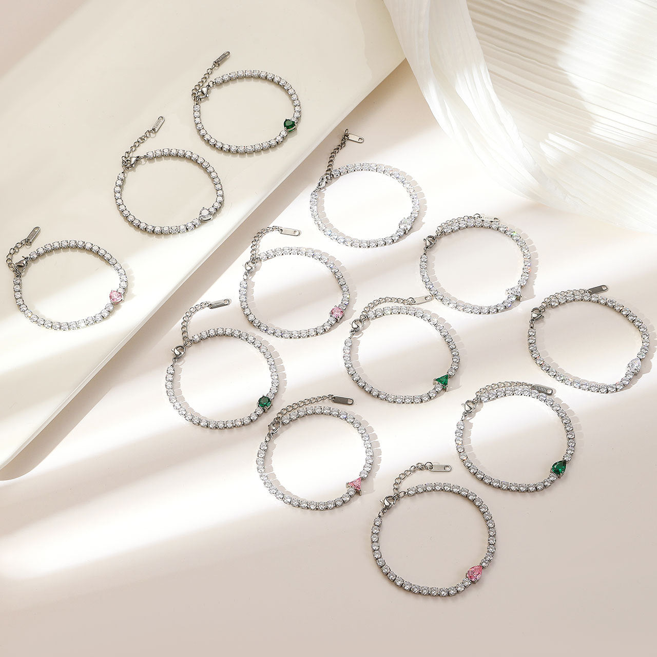 Bracelets en acier titane de niche simples à la mode géométriques pour femmes