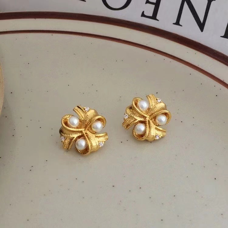 Ornament Style Geometric Three-dimensional Flower Summer Retro Earrings