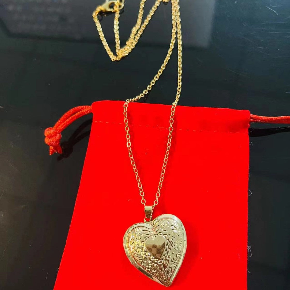 Fashion Heart-shaped Box Metal Mother's Day Necklace